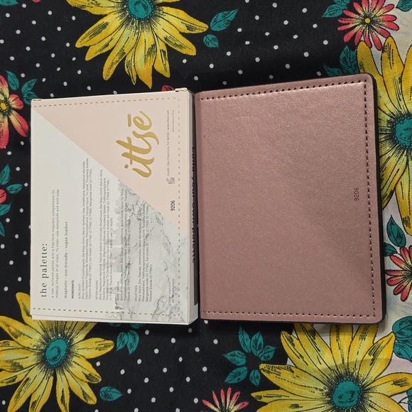 Ittsè Palette Magnetic Build Your Own Eyeshadow Palette - Picture 4 of 10